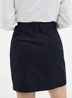 Piped pockets structured skort