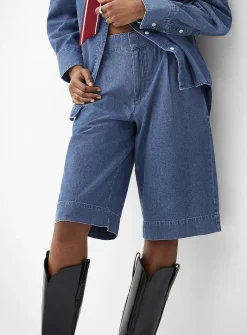 Pleated lightweight denim Bermuda short