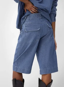 Pleated lightweight denim Bermuda short