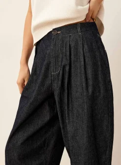 Pleated lightweight denim barrel-leg jean