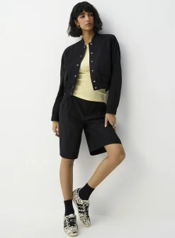 Pleated linen-blend Bermuda short
