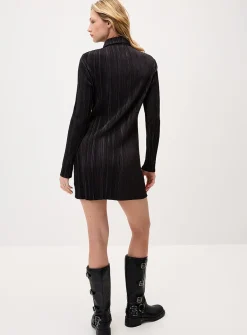 Pleated satiny shirtdress