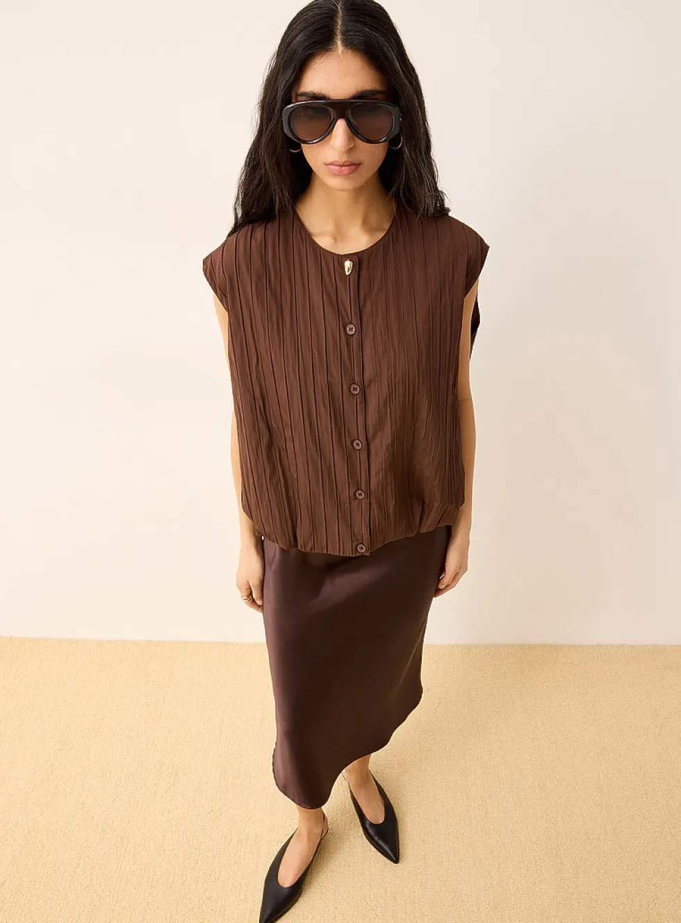 Pleated texture sleeveless bubble vest