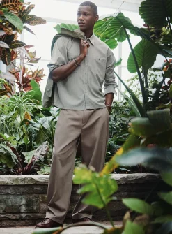 Pleated wide-leg chinos