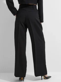 Pleated wide-leg pant with embossed logo belt