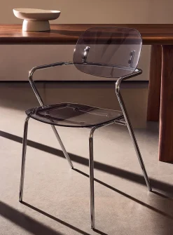 Polycarbonate and metal armrest chairs