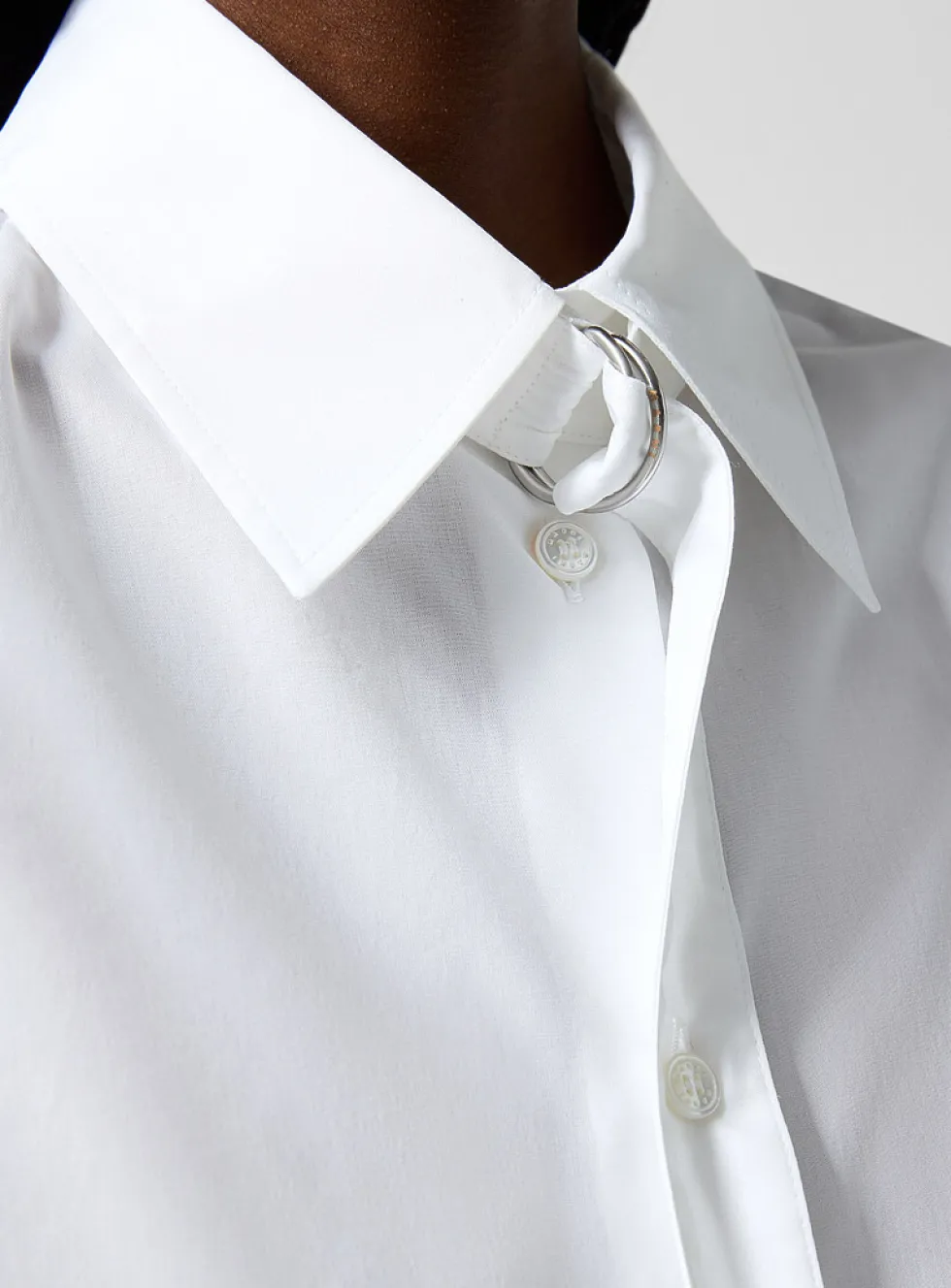 Poplin buckle tie-neck shirt