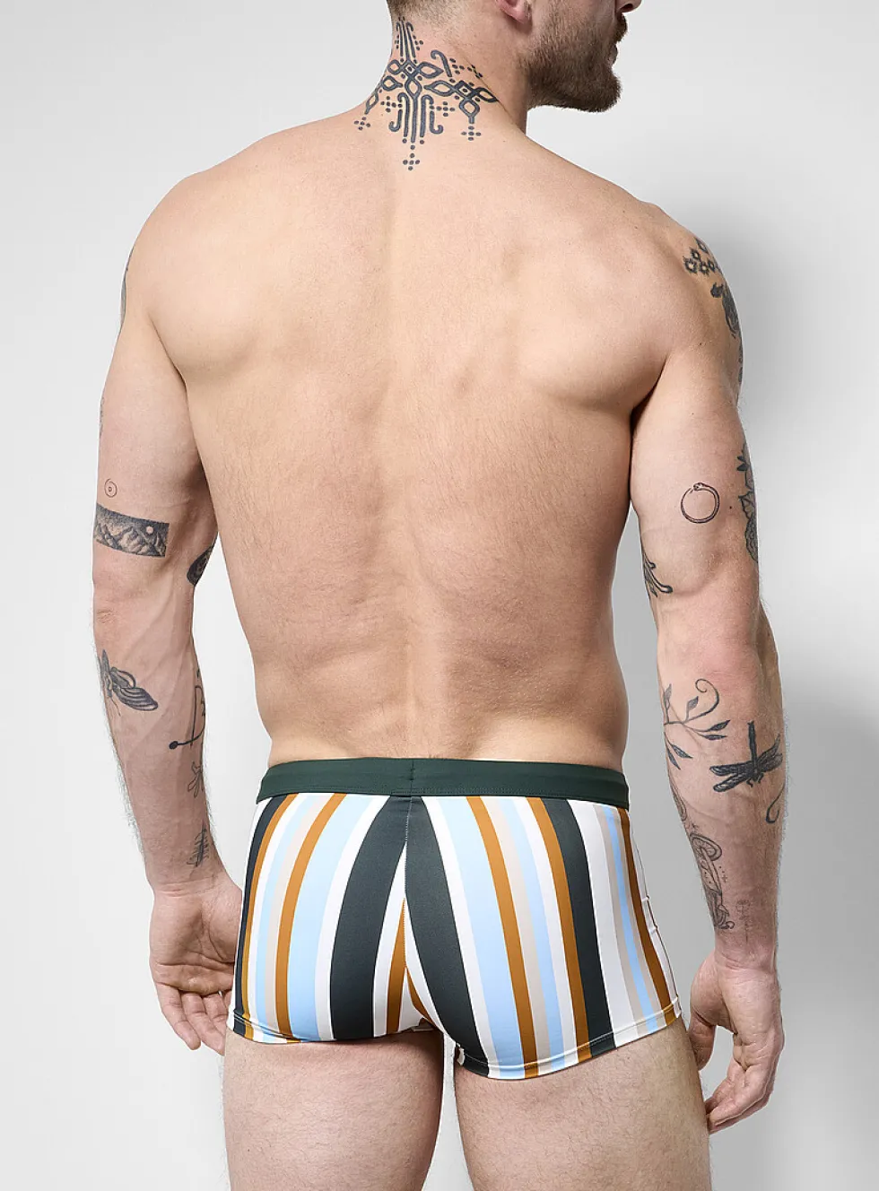 Printed fitted swim trunk