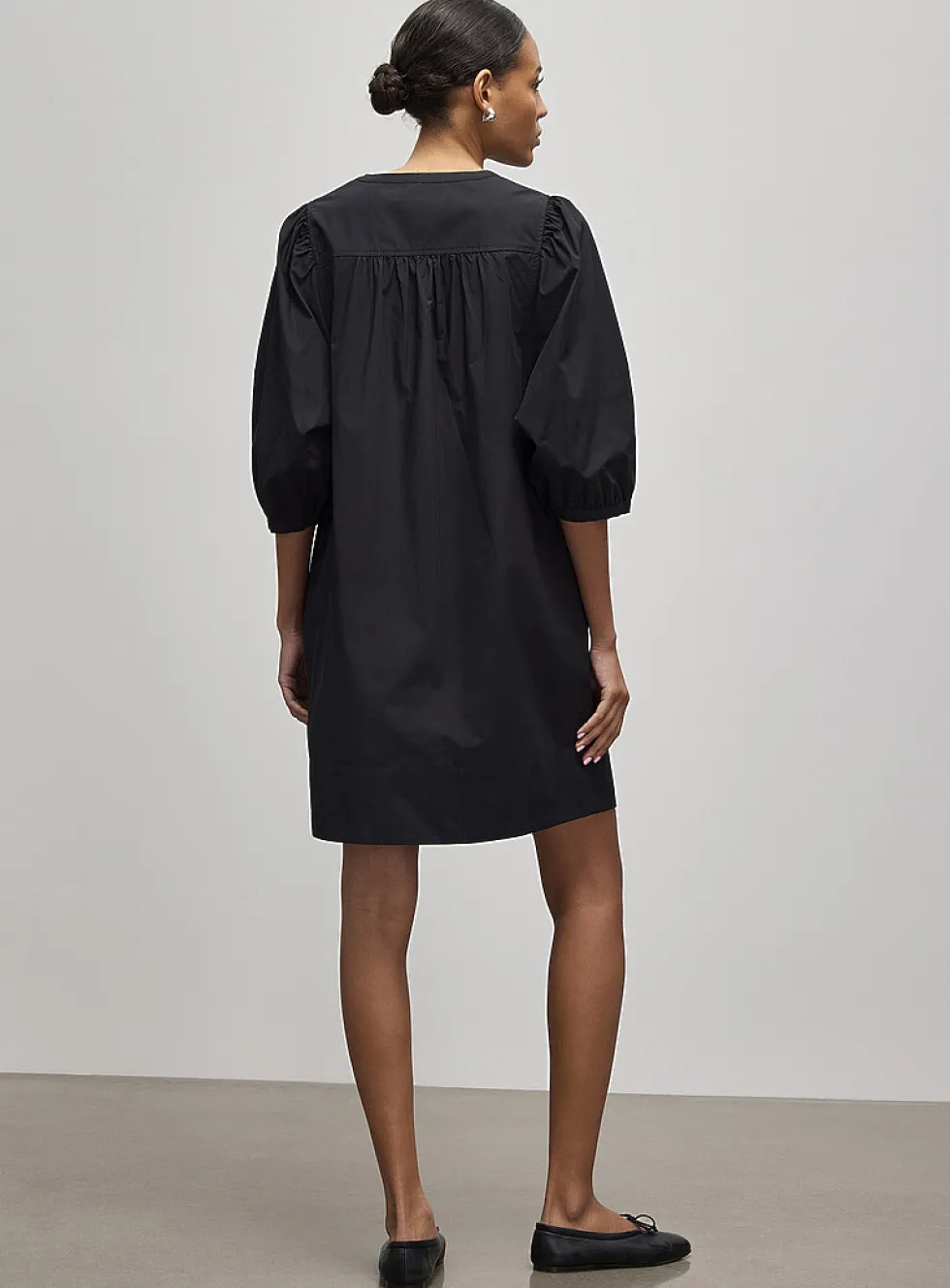 Puff-sleeve loose poplin dress