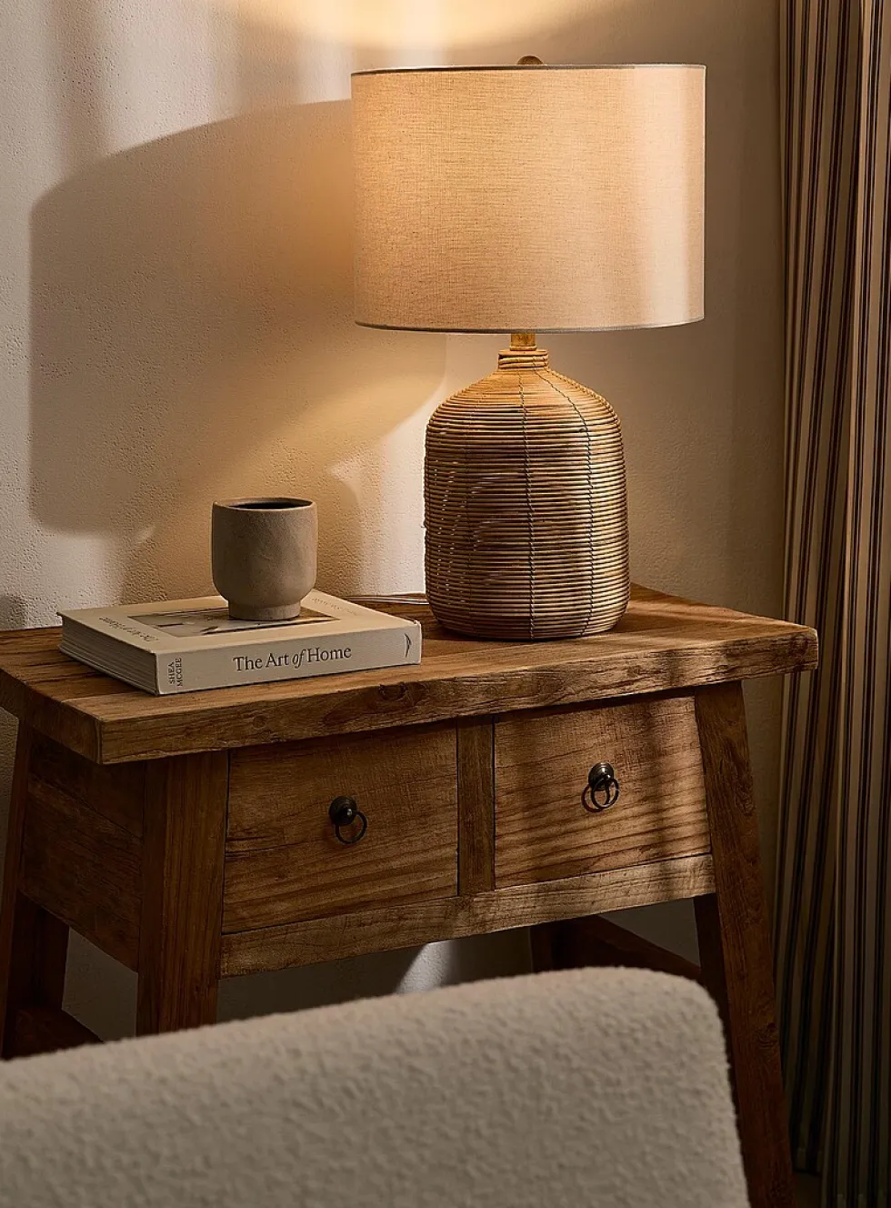 Rattan base table lamp