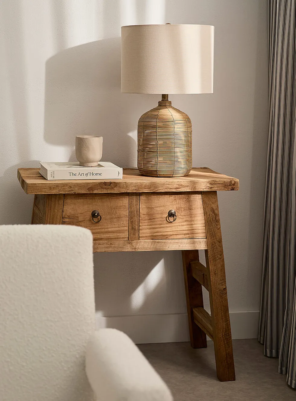 Rattan base table lamp