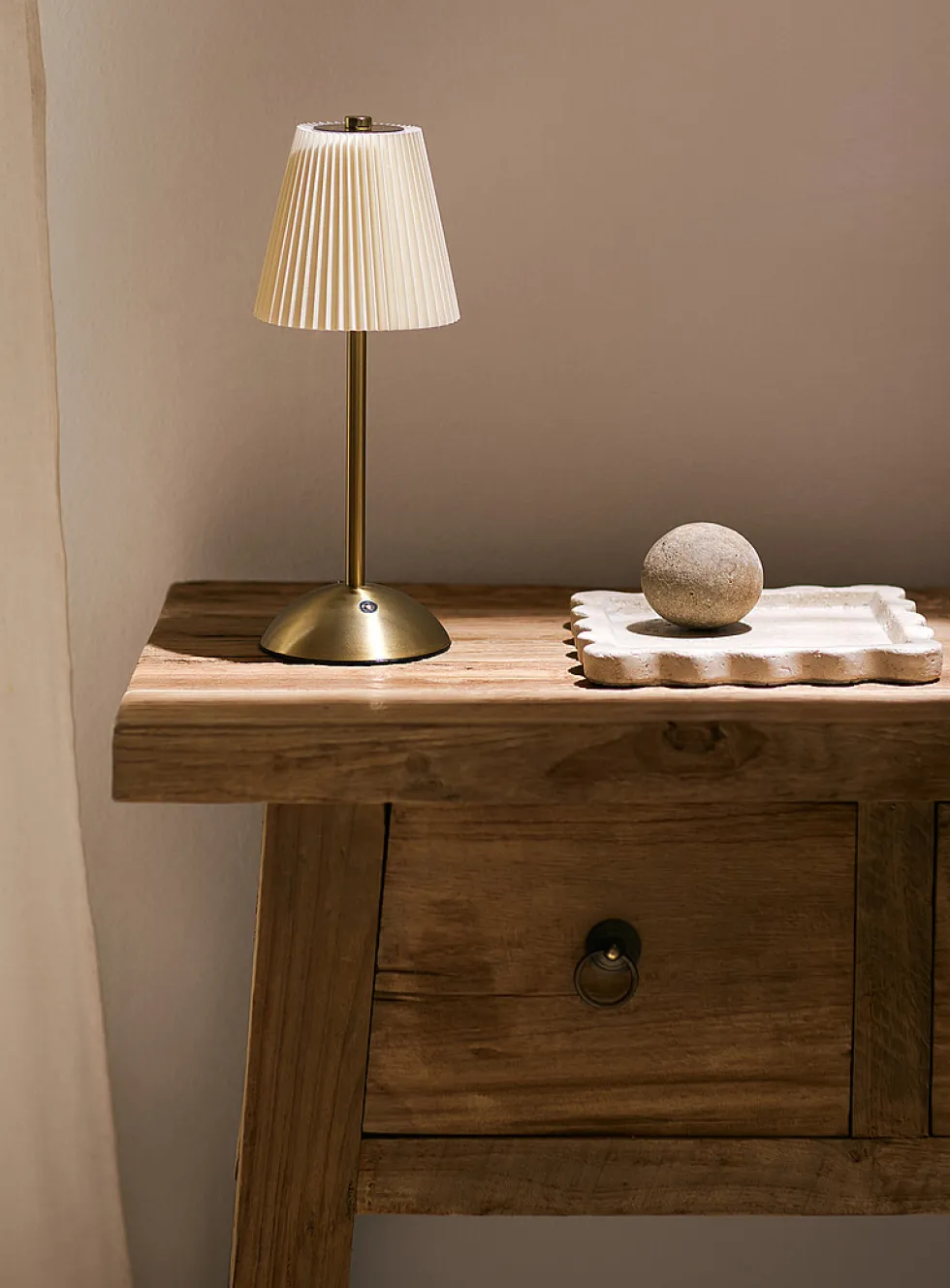 Rechargeable touch lamp with pleated shade