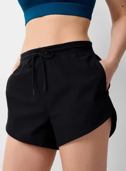 Retro rounded hem shorts