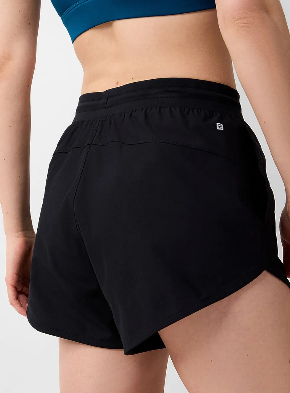 Retro rounded hem shorts