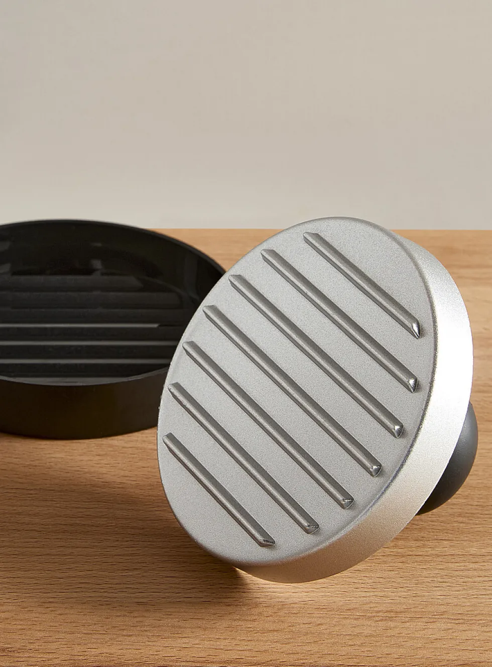 Round burger press