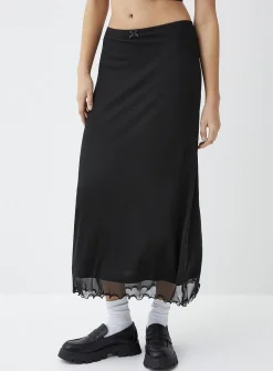Ruffled hem mesh skirt