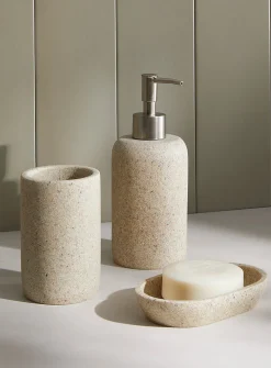 Sand-coloured accessories