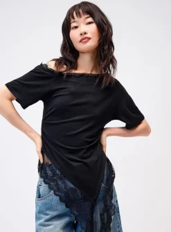 Scalloped asymmetrical lace T-shirt