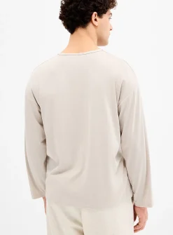 Scoop neck tee