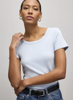 Scoop-neck fitted T-shirt