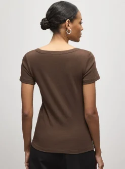 Scoop-neck fitted T-shirt