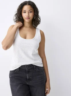 Scoop-neck slim-fit tank
