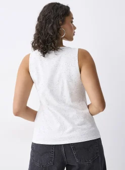 Scoop-neck slim-fit tank