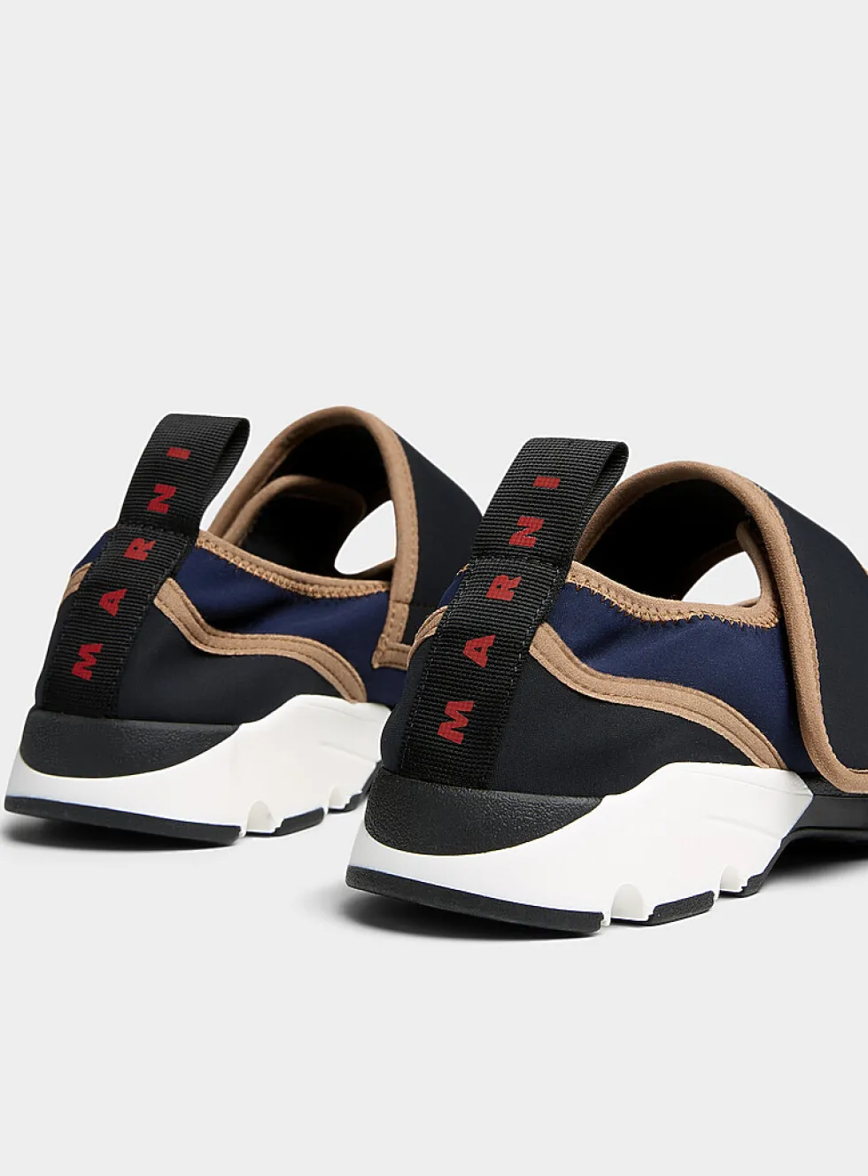 Scuba-like sneakers