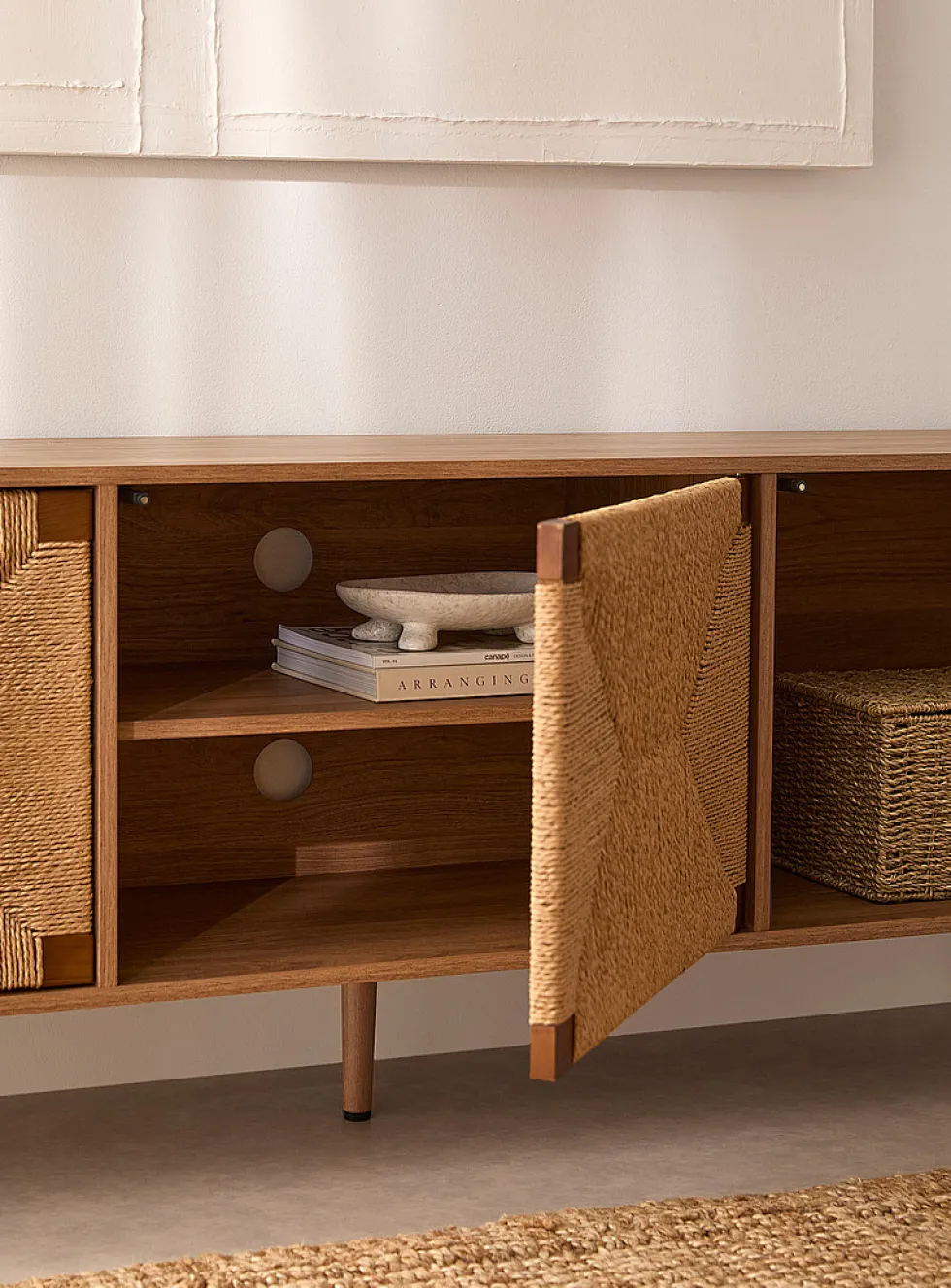 Seagrass doors TV unit