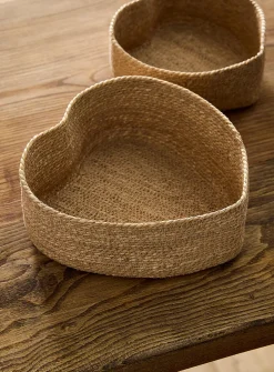 Seagrass heart basket