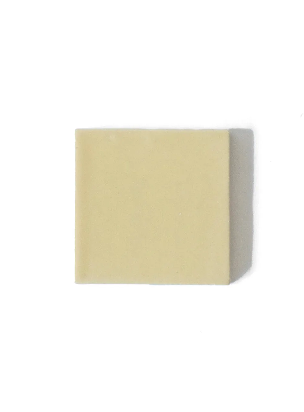 Semiporcelain letter G wall ornament