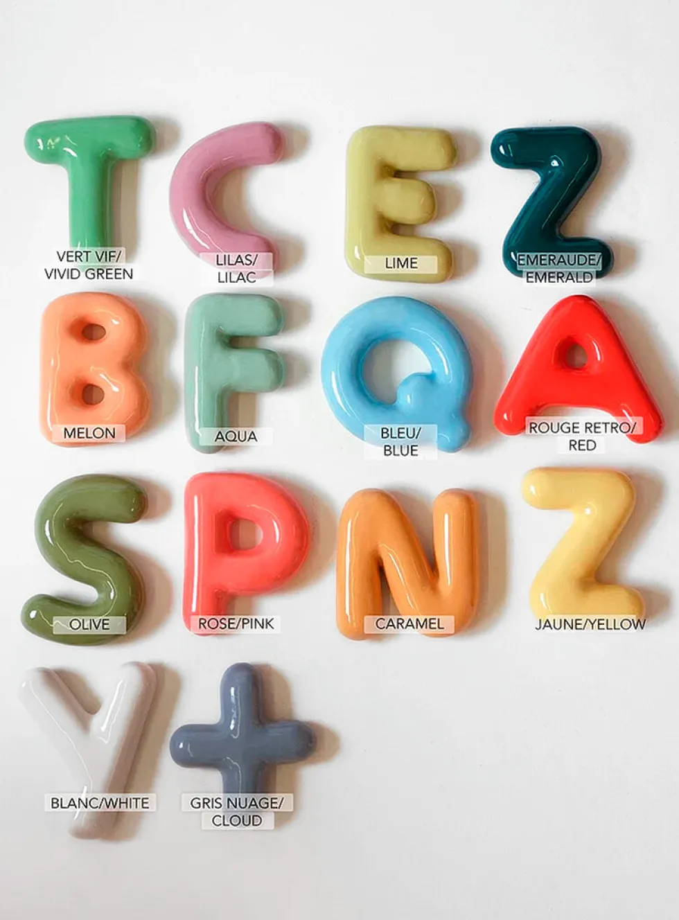 Semiporcelain letter L wall ornament