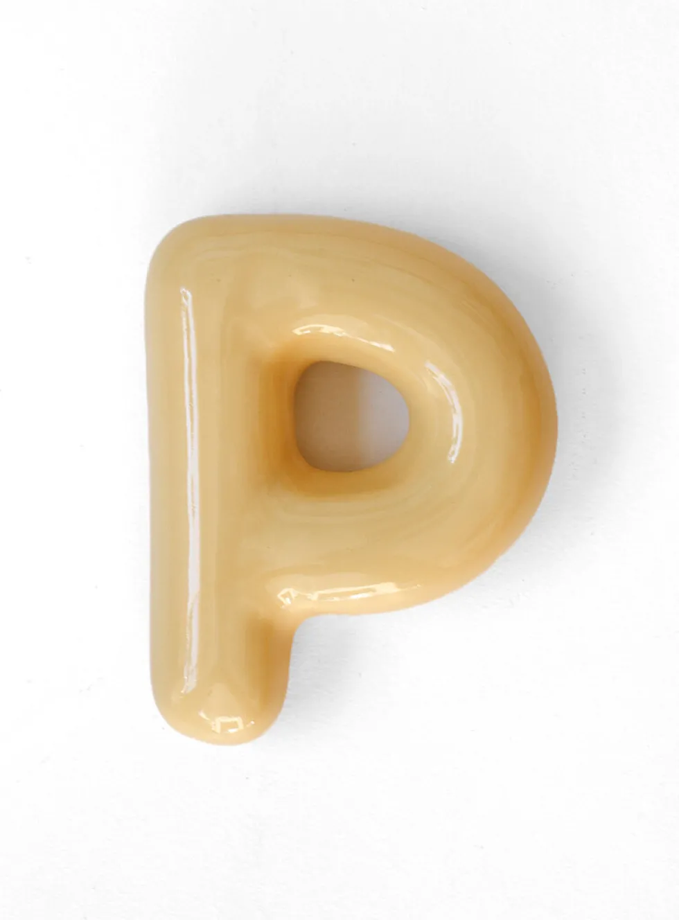 Semiporcelain letter P wall ornament