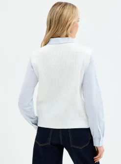 Sewn-in shirt shaker-rib sweater vest