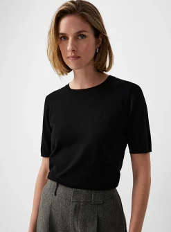 Short-sleeve fine-knit sweater