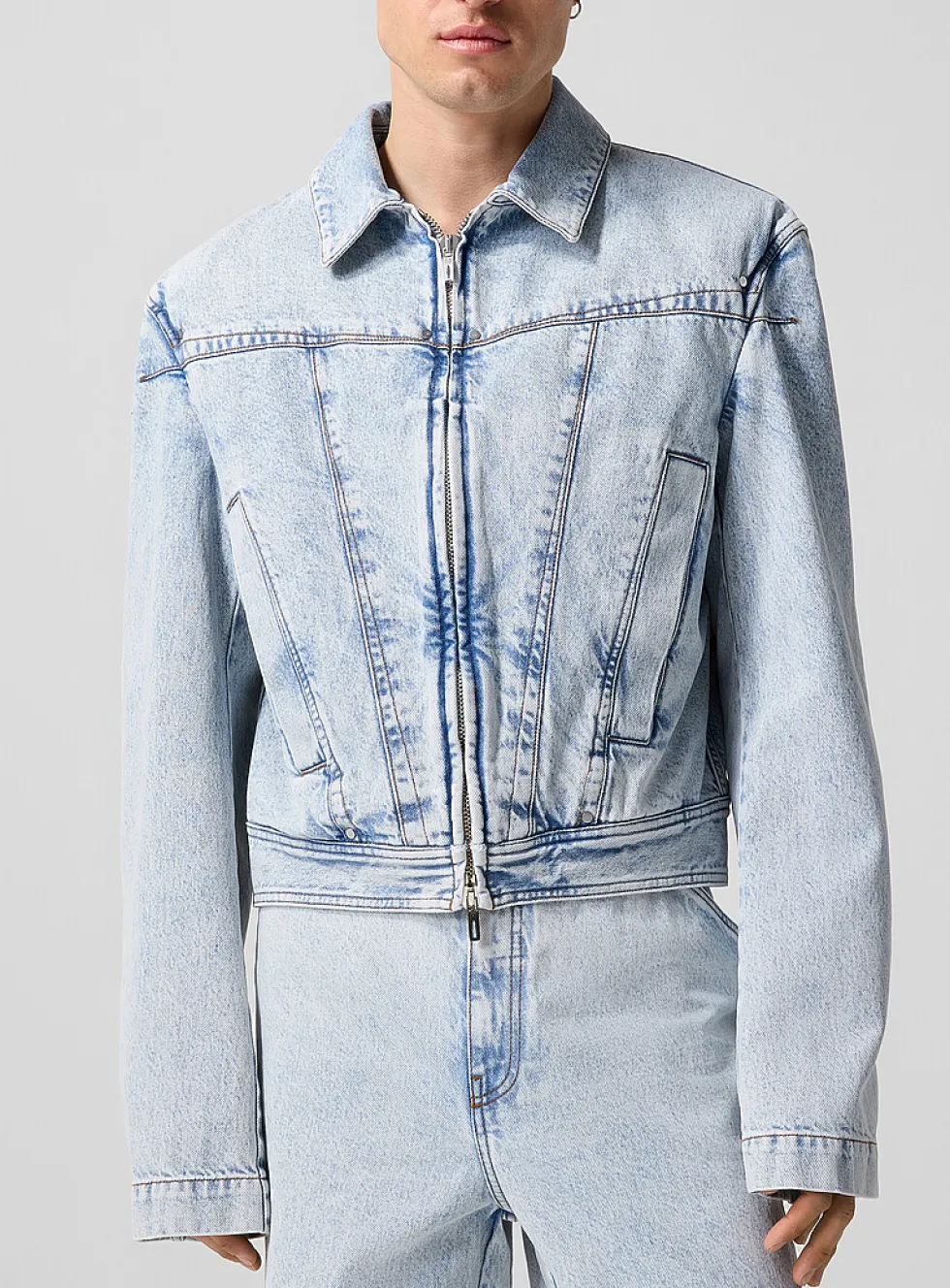 Shoulder pads zip-up denim jacket