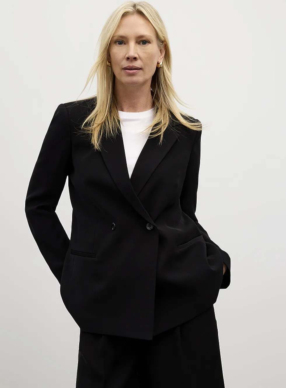 Silky straight two-button blazer