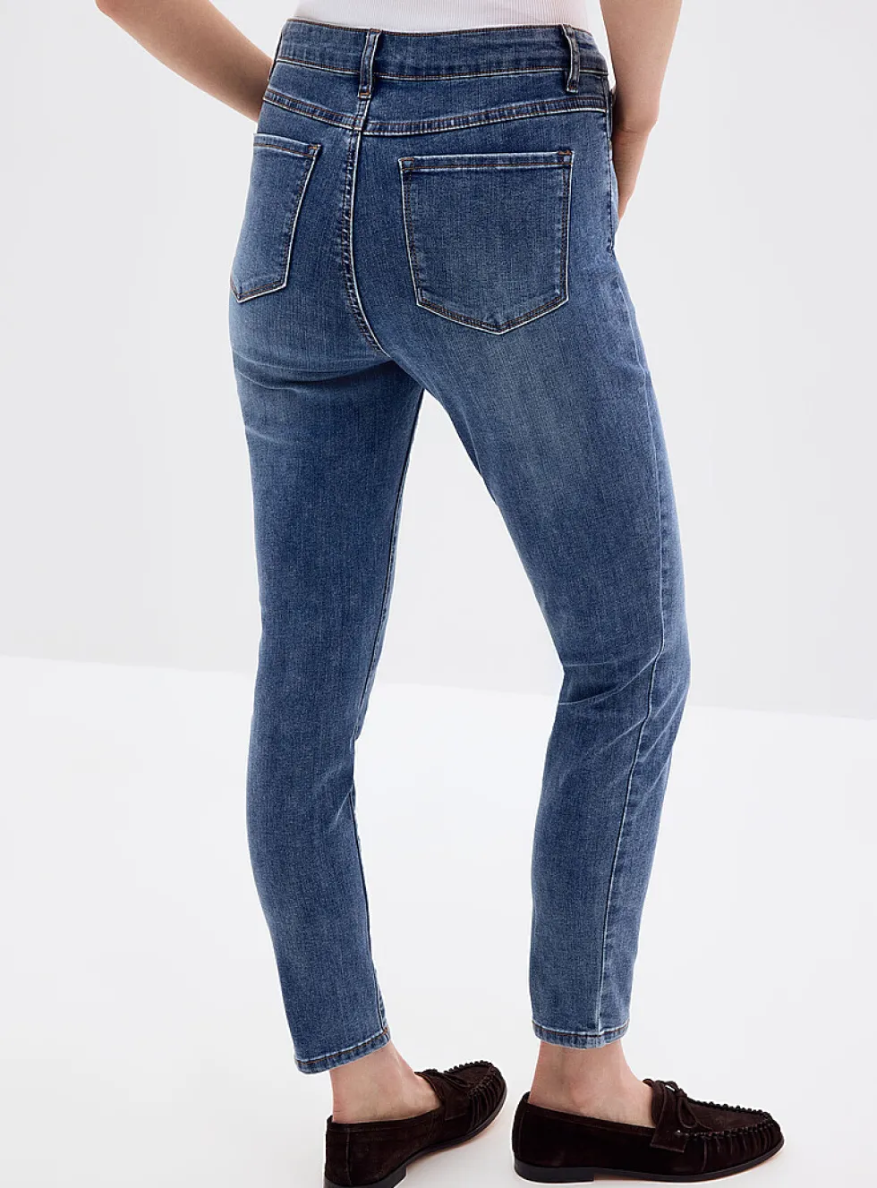 Sleek stretch jean