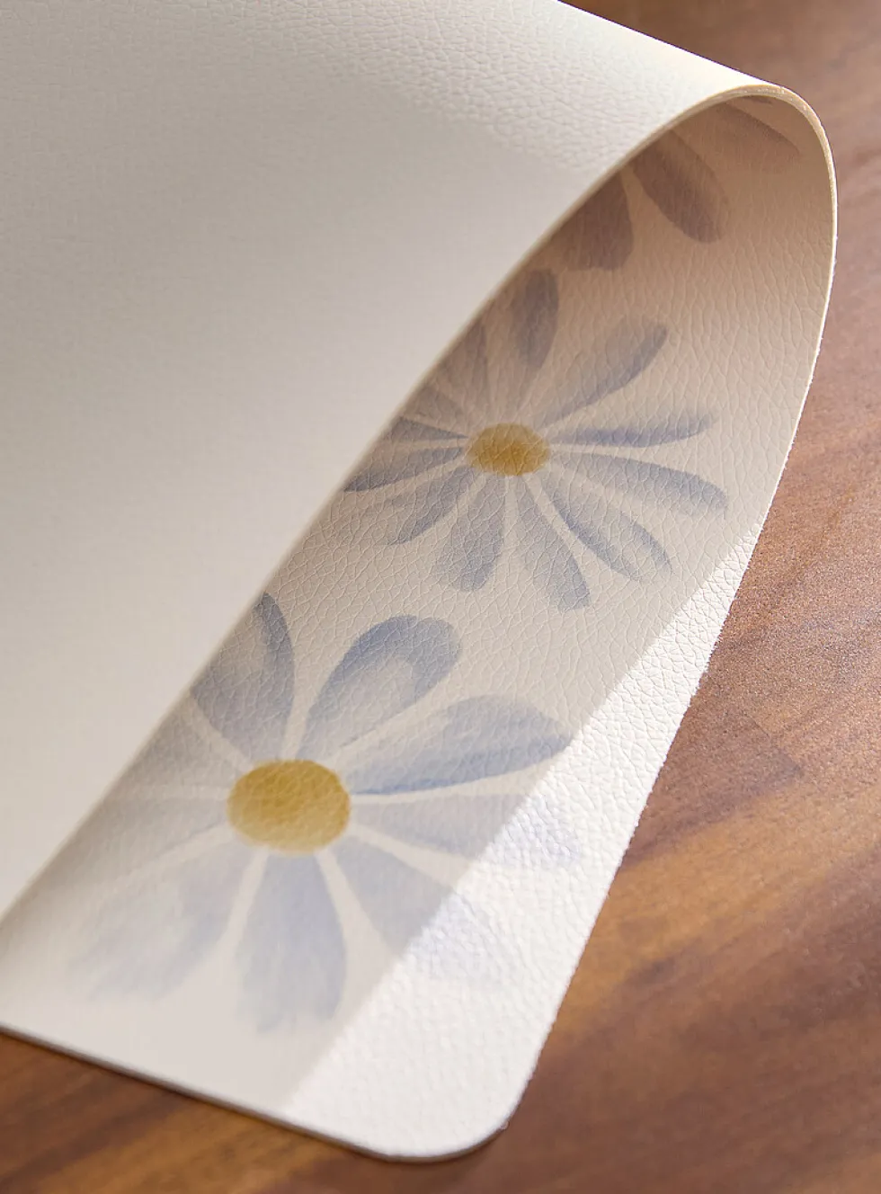 Small daisy placemat