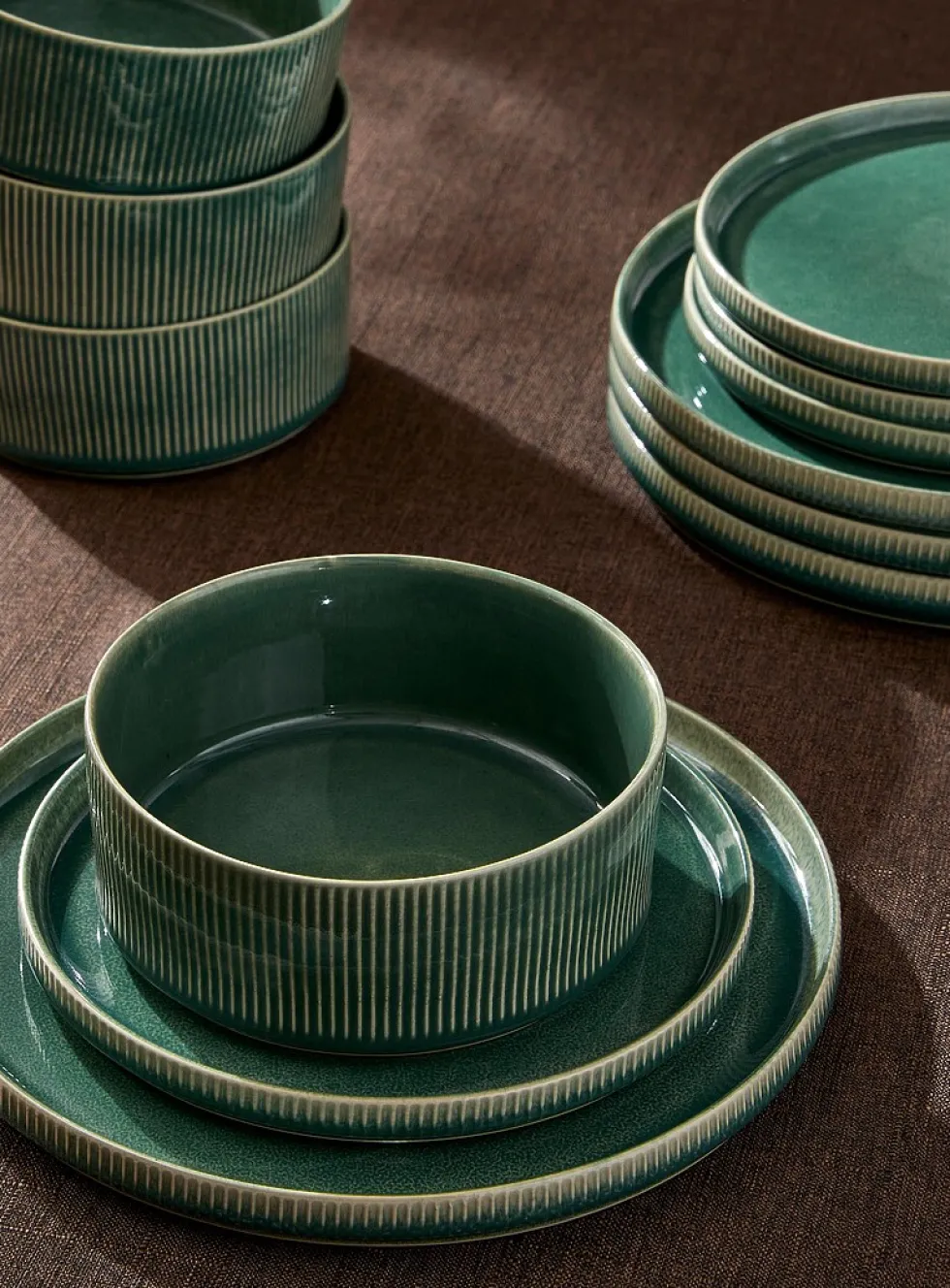 Small modern grooved plate