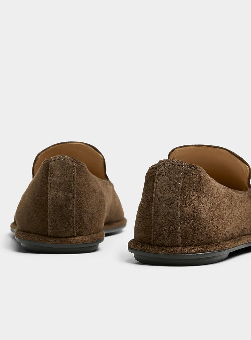 Soft minimalist loafers