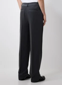 Soft monochrome pant