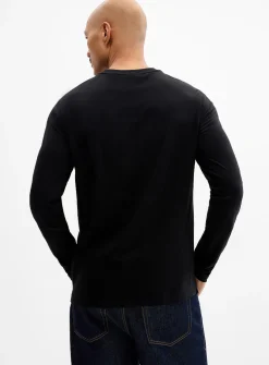 Solid long-sleeve T-shirt