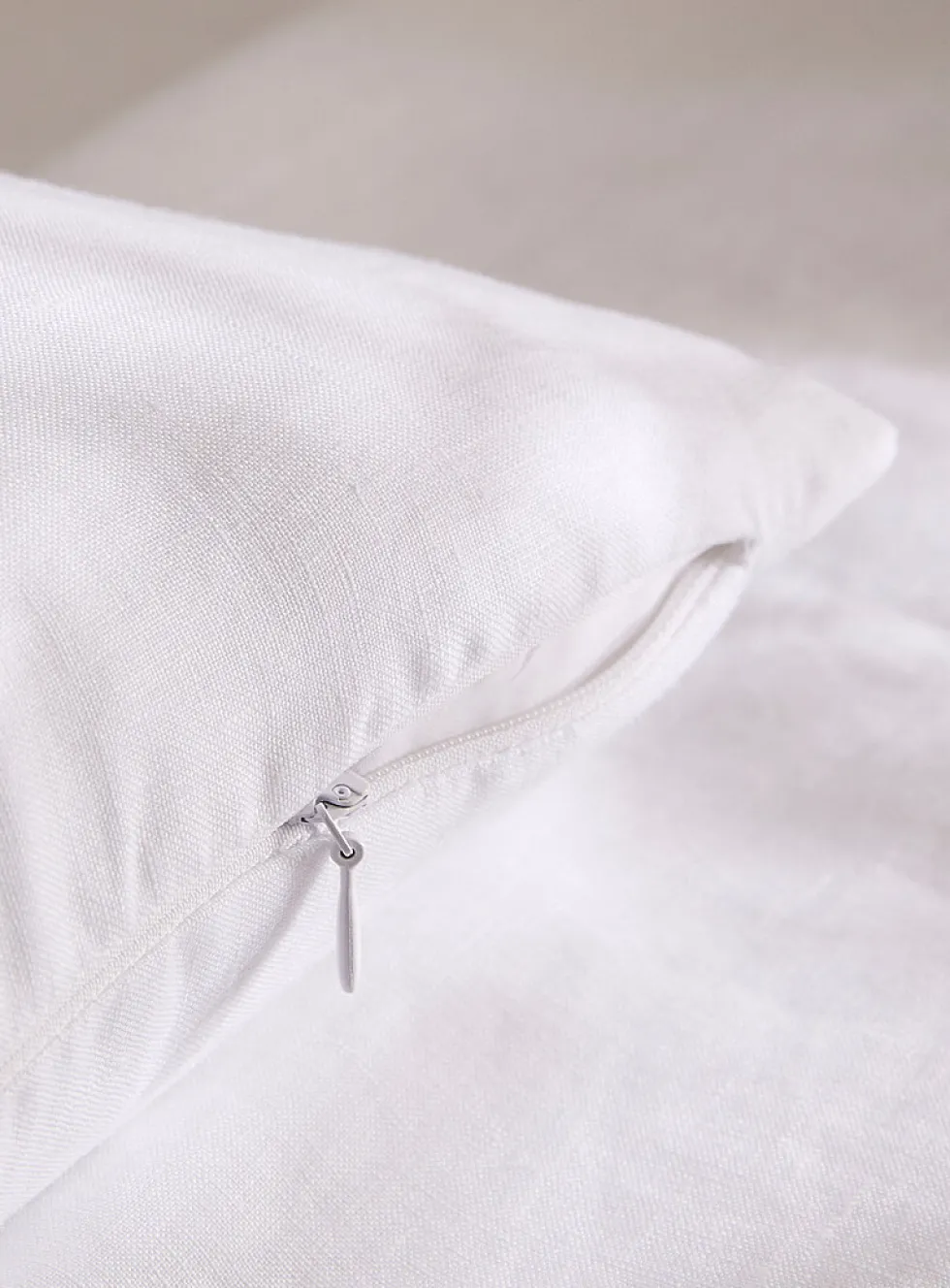 Solid pure linen removable-cover cushion