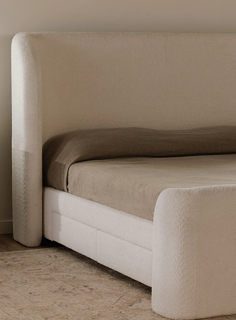 Sophia modern minimalist bed frame