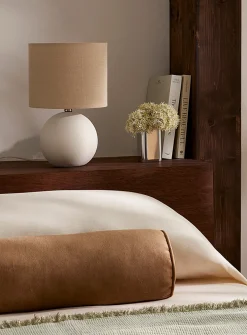 Spherical base ceramic table lamp