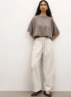 Stretch canvas topstitched details barrel-leg pant