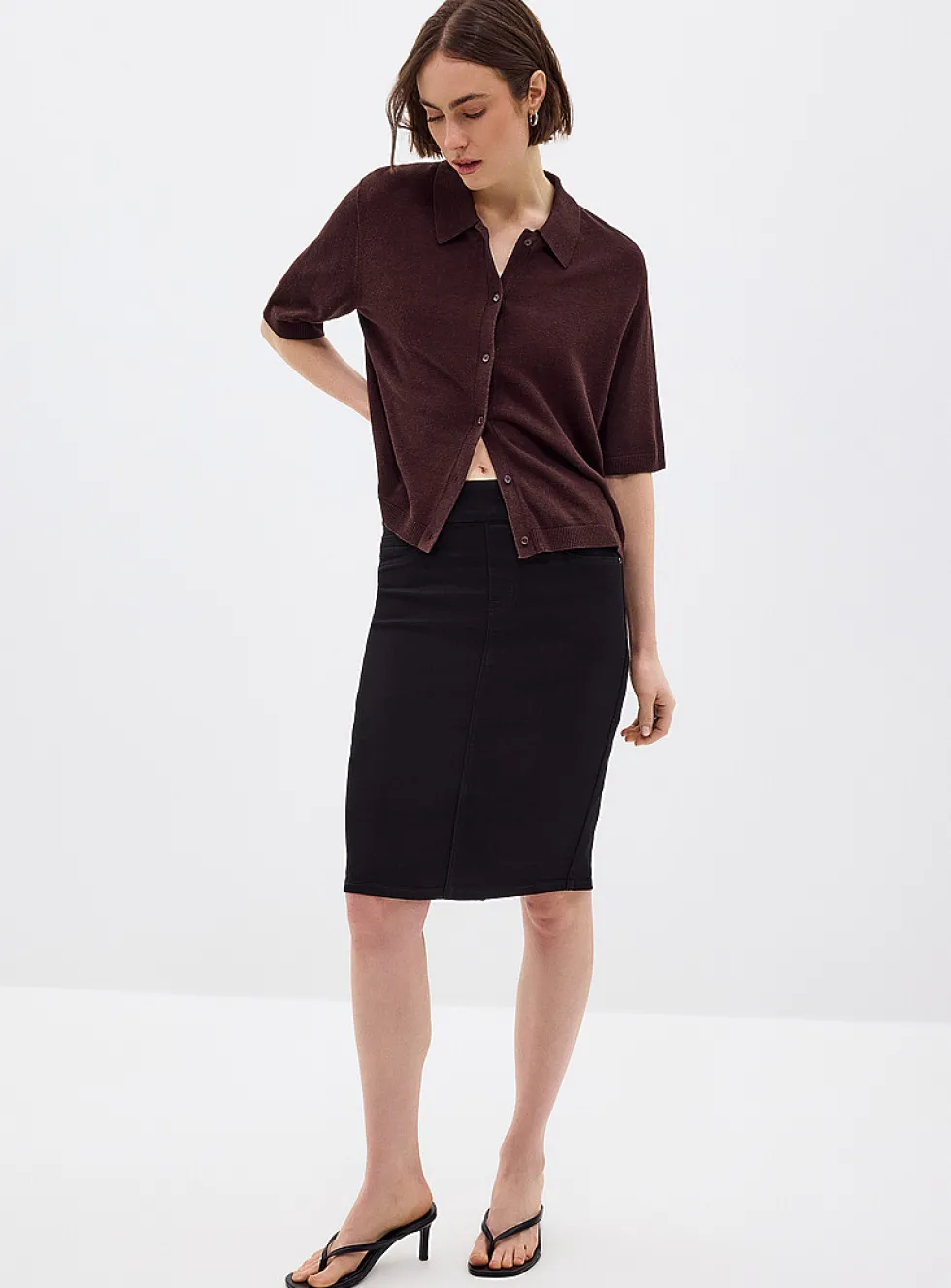 Stretch denim slim-fit skirt