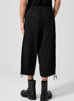 Supple pinstriped long Bermuda short