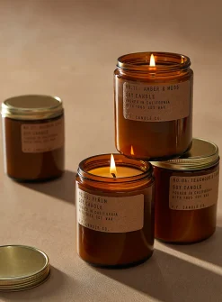 Teakwood & tobacco scented candle